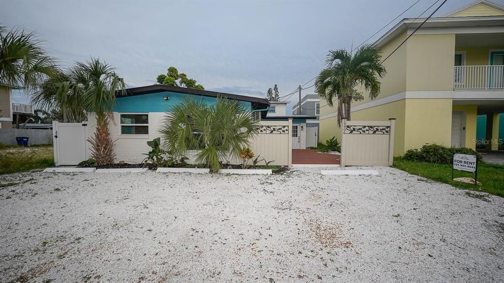 For Sale: $469,900 (3 beds, 0 baths, 1399 Square Feet)