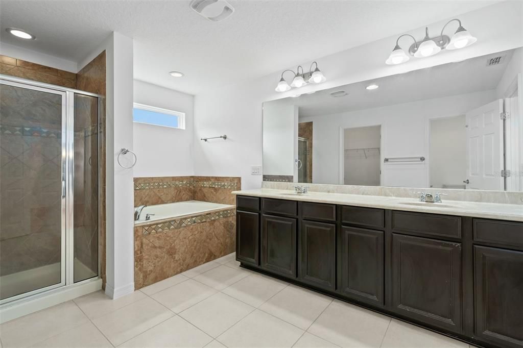For Sale: $675,000 (5 beds, 3 baths, 2862 Square Feet)