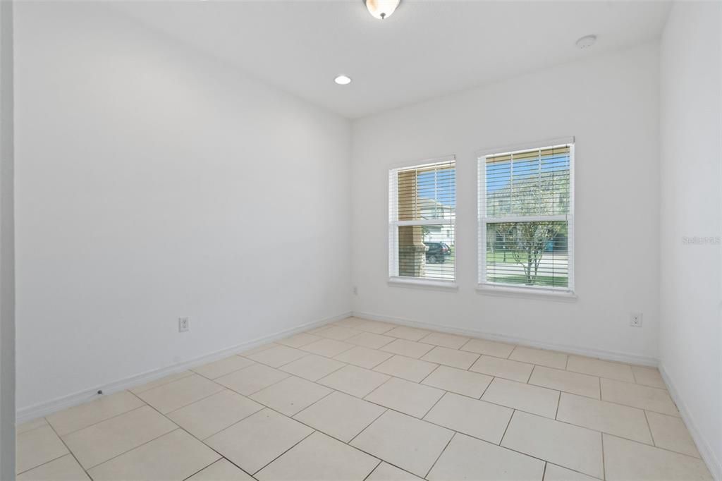 For Sale: $675,000 (5 beds, 3 baths, 2862 Square Feet)