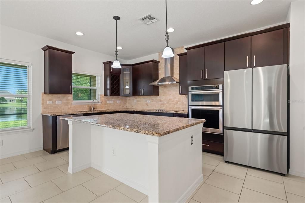 For Sale: $675,000 (5 beds, 3 baths, 2862 Square Feet)