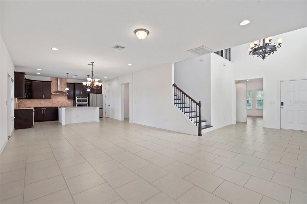 For Sale: $675,000 (5 beds, 3 baths, 2862 Square Feet)