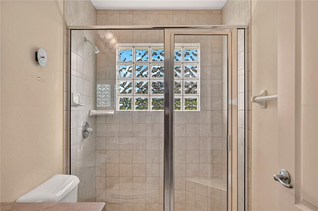 На продажу: $264,500 (2 спален, 2 ванн, 1274 Квадратных фут)