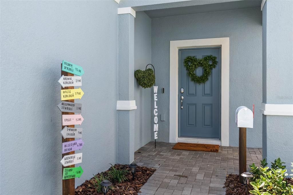 For Sale: $575,000 (5 beds, 5 baths, 2622 Square Feet)