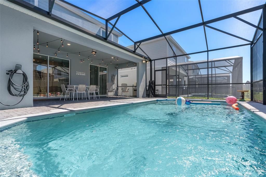 For Sale: $575,000 (5 beds, 5 baths, 2622 Square Feet)