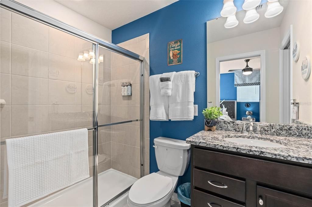 For Sale: $575,000 (5 beds, 5 baths, 2622 Square Feet)