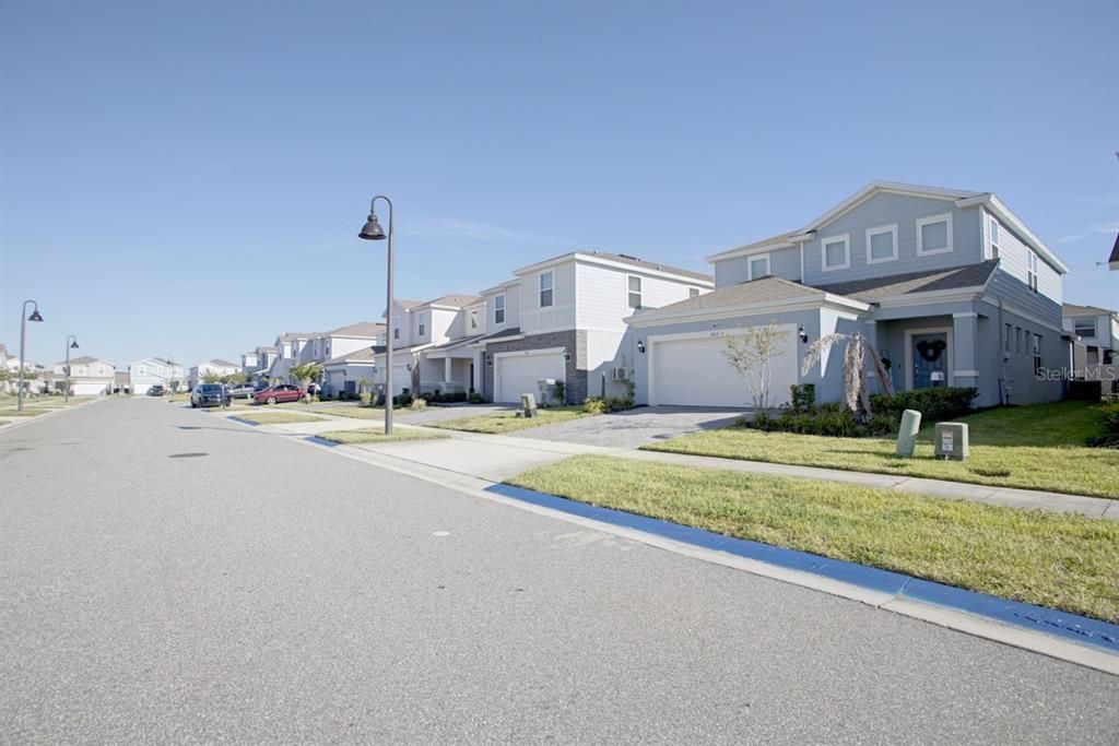 For Sale: $575,000 (5 beds, 5 baths, 2622 Square Feet)