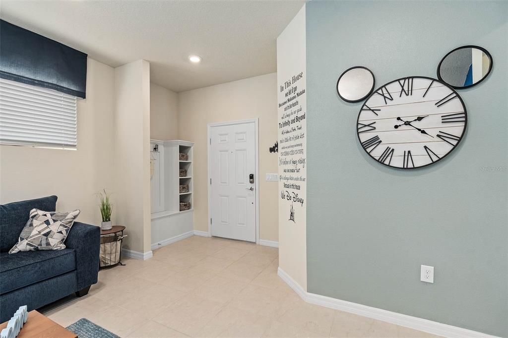 For Sale: $575,000 (5 beds, 5 baths, 2622 Square Feet)