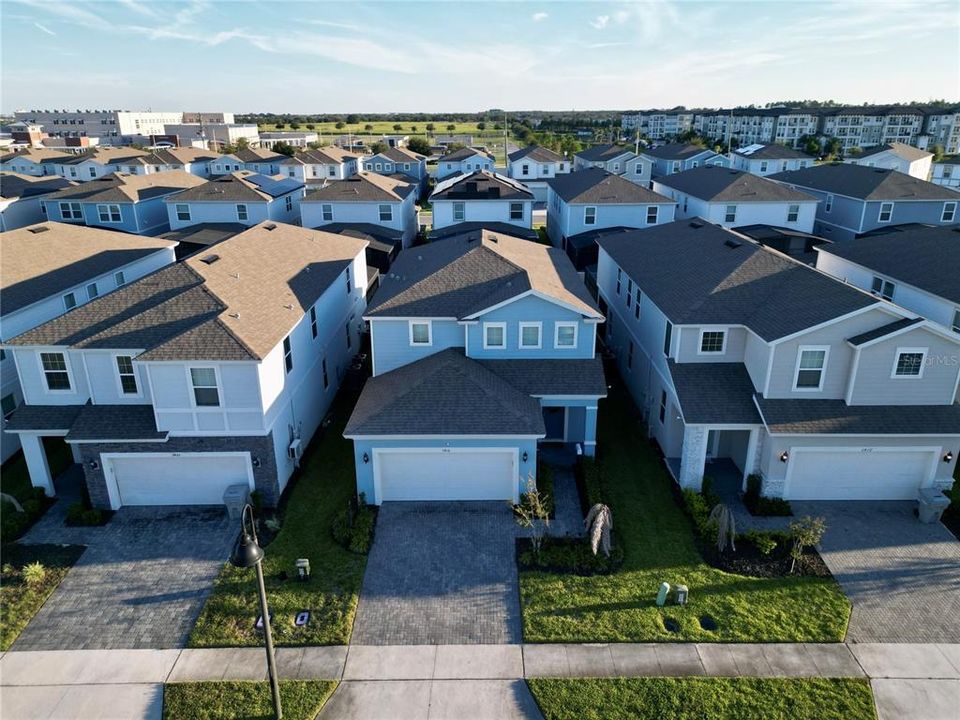 For Sale: $575,000 (5 beds, 5 baths, 2622 Square Feet)