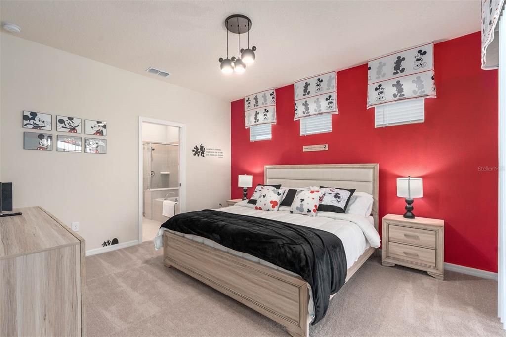 For Sale: $575,000 (5 beds, 5 baths, 2622 Square Feet)