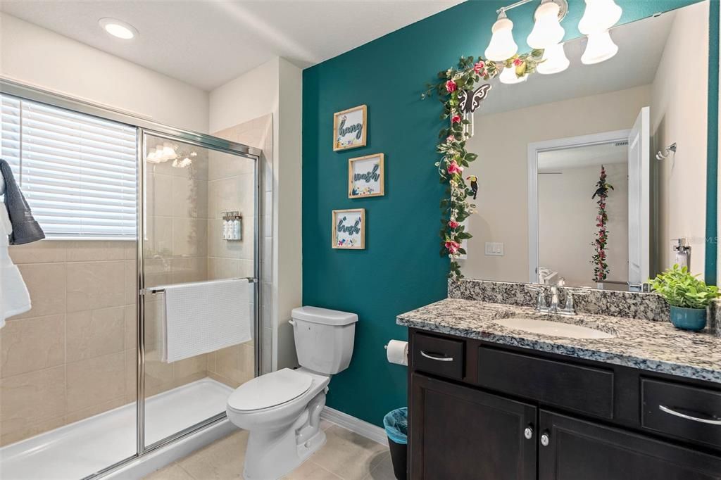 For Sale: $575,000 (5 beds, 5 baths, 2622 Square Feet)