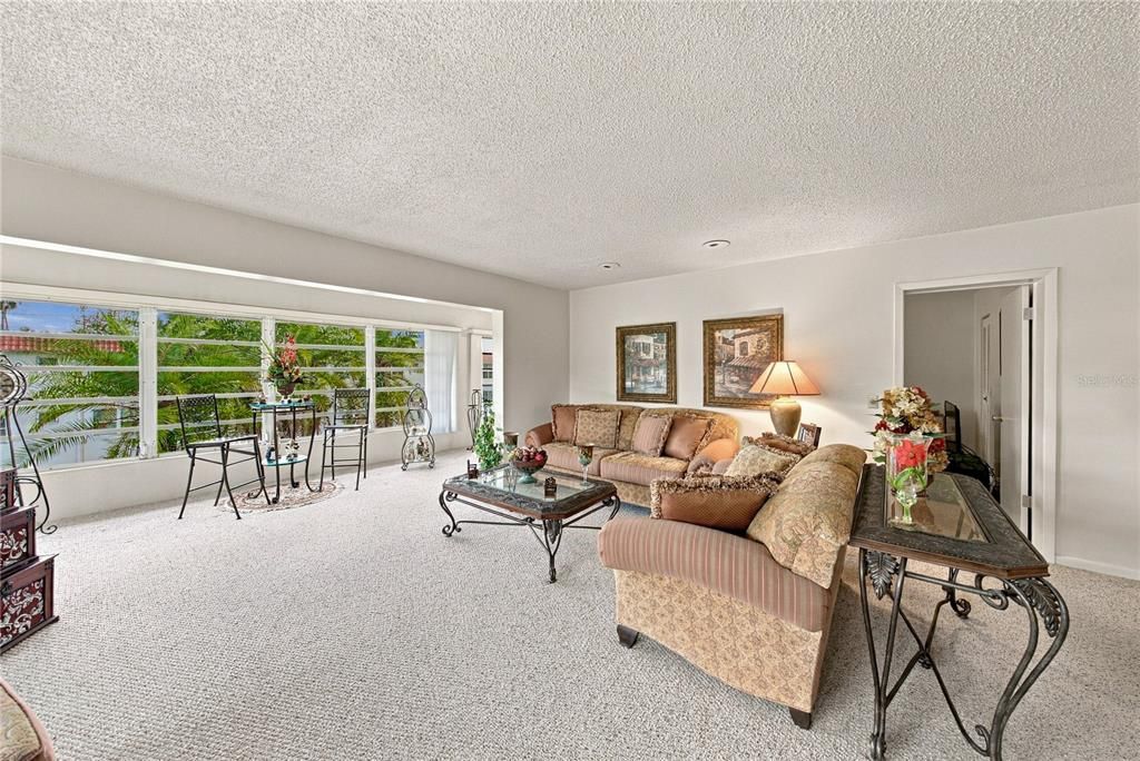 For Sale: $149,900 (3 beds, 3 baths, 1622 Square Feet)