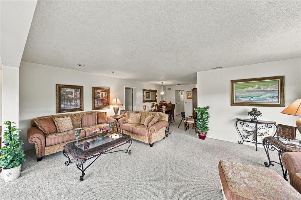 For Sale: $149,900 (3 beds, 3 baths, 1622 Square Feet)
