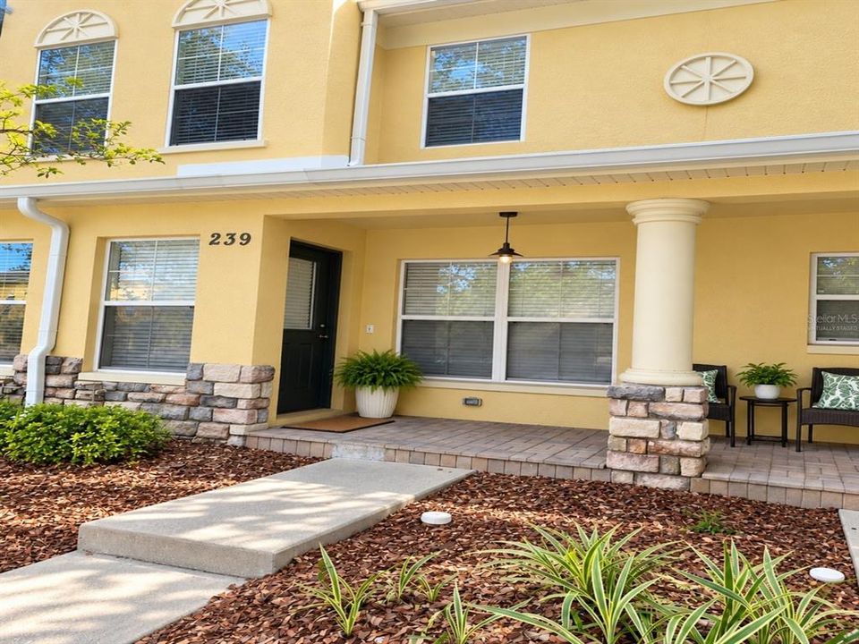 For Sale: $189,900 (3 beds, 3 baths, 1560 Square Feet)