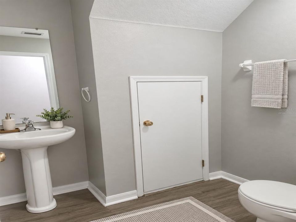 For Sale: $189,900 (3 beds, 3 baths, 1560 Square Feet)