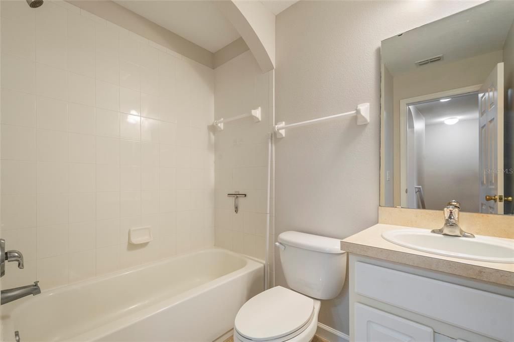 На продажу: $299,900 (3 спален, 2 ванн, 1460 Квадратных фут)