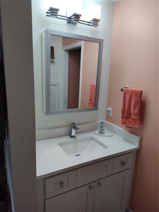 En Venta: $179,900 (2 camas, 2 baños, 1094 Pies cuadrados)