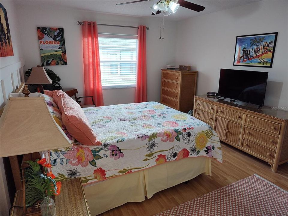 En Venta: $179,900 (2 camas, 2 baños, 1094 Pies cuadrados)