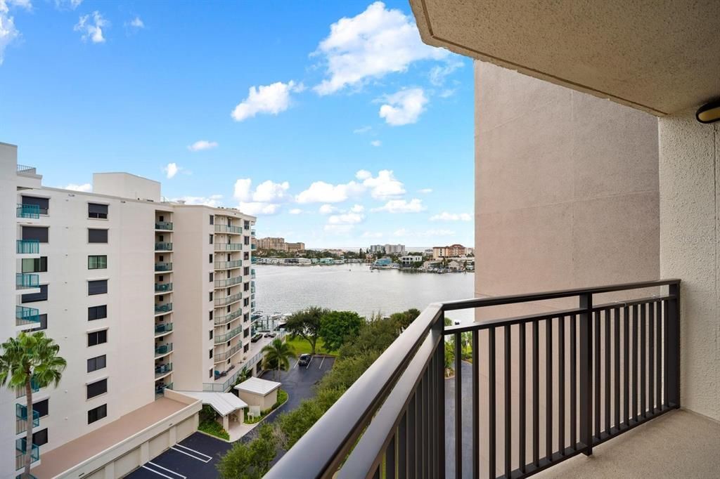 For Sale: $479,900 (2 beds, 2 baths, 1150 Square Feet)