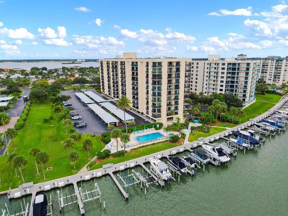For Sale: $479,900 (2 beds, 2 baths, 1150 Square Feet)