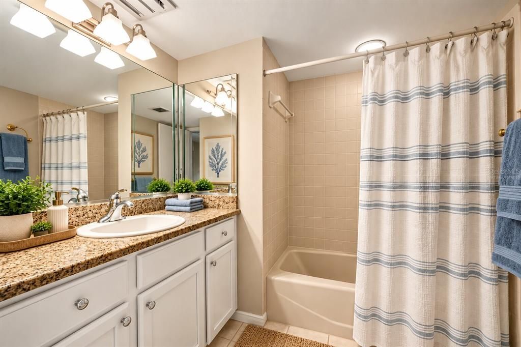 For Sale: $479,900 (2 beds, 2 baths, 1150 Square Feet)