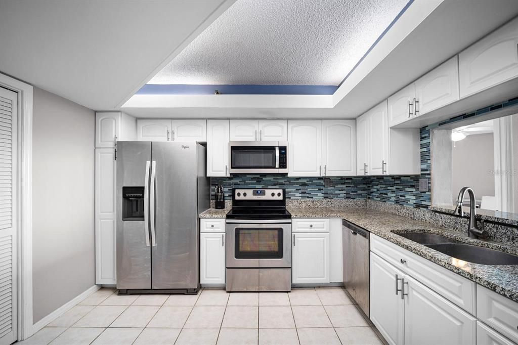 For Sale: $479,900 (2 beds, 2 baths, 1150 Square Feet)