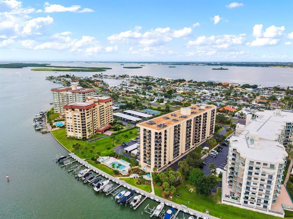 For Sale: $479,900 (2 beds, 2 baths, 1150 Square Feet)