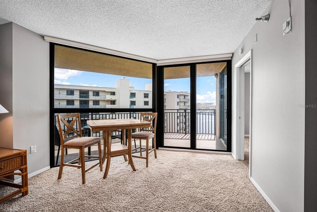 For Sale: $479,900 (2 beds, 2 baths, 1150 Square Feet)