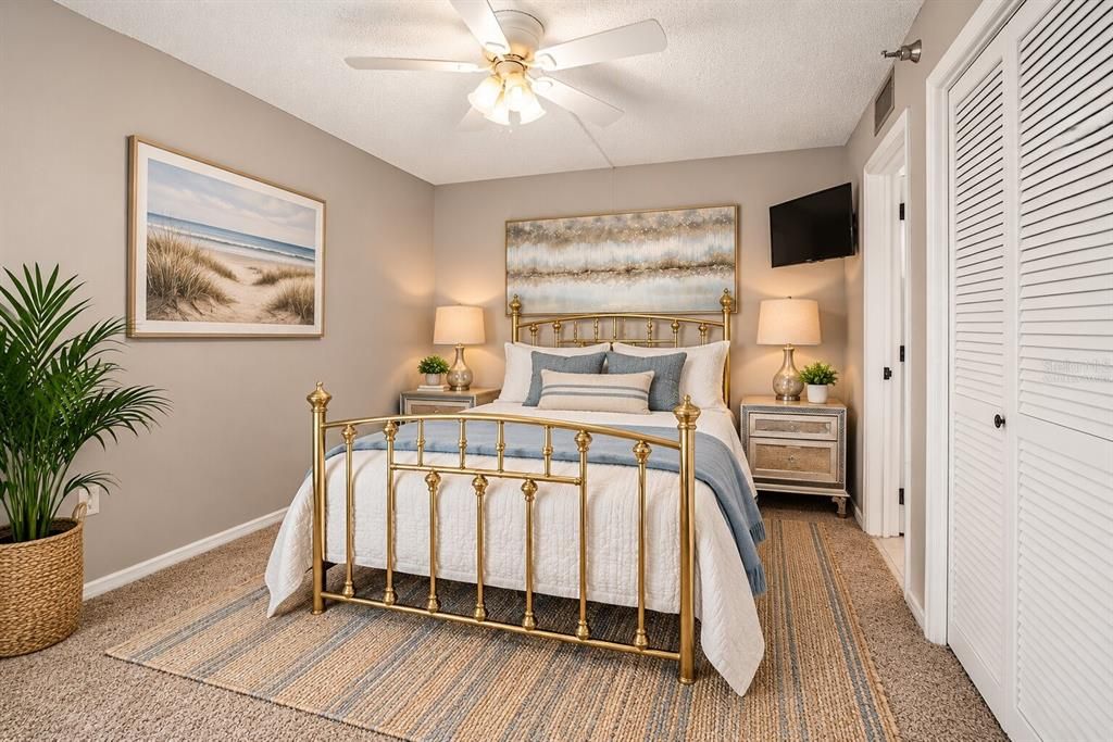 For Sale: $479,900 (2 beds, 2 baths, 1150 Square Feet)