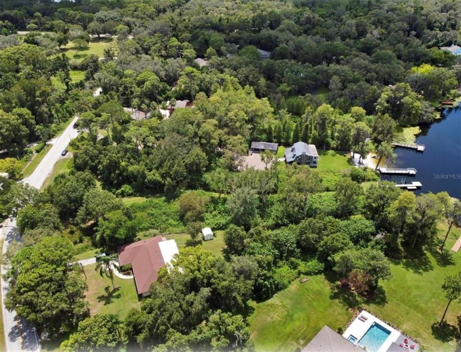 На продажу: $300,000 (0.85 acres)