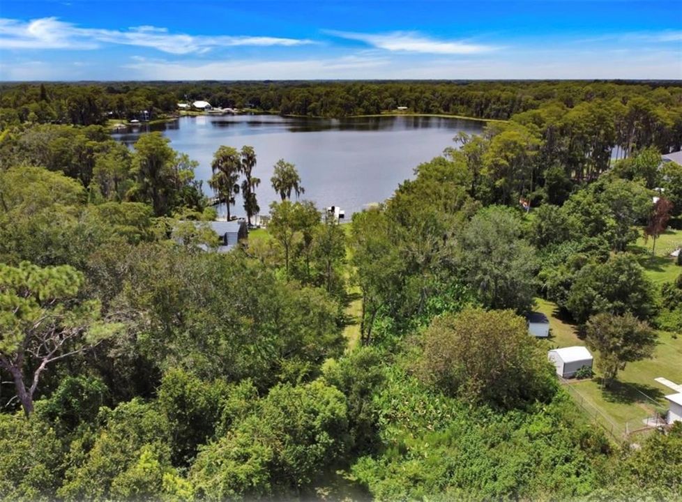 На продажу: $300,000 (0.85 acres)