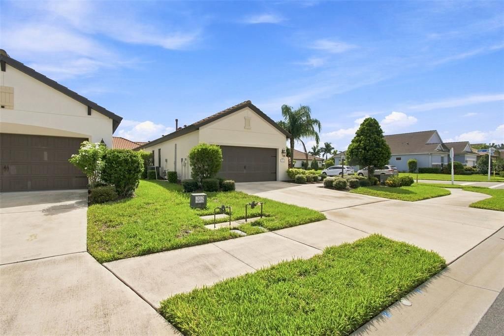 For Sale: $450,000 (3 beds, 2 baths, 1528 Square Feet)