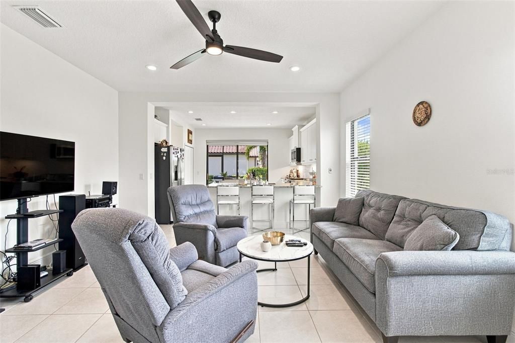 For Sale: $450,000 (3 beds, 2 baths, 1528 Square Feet)