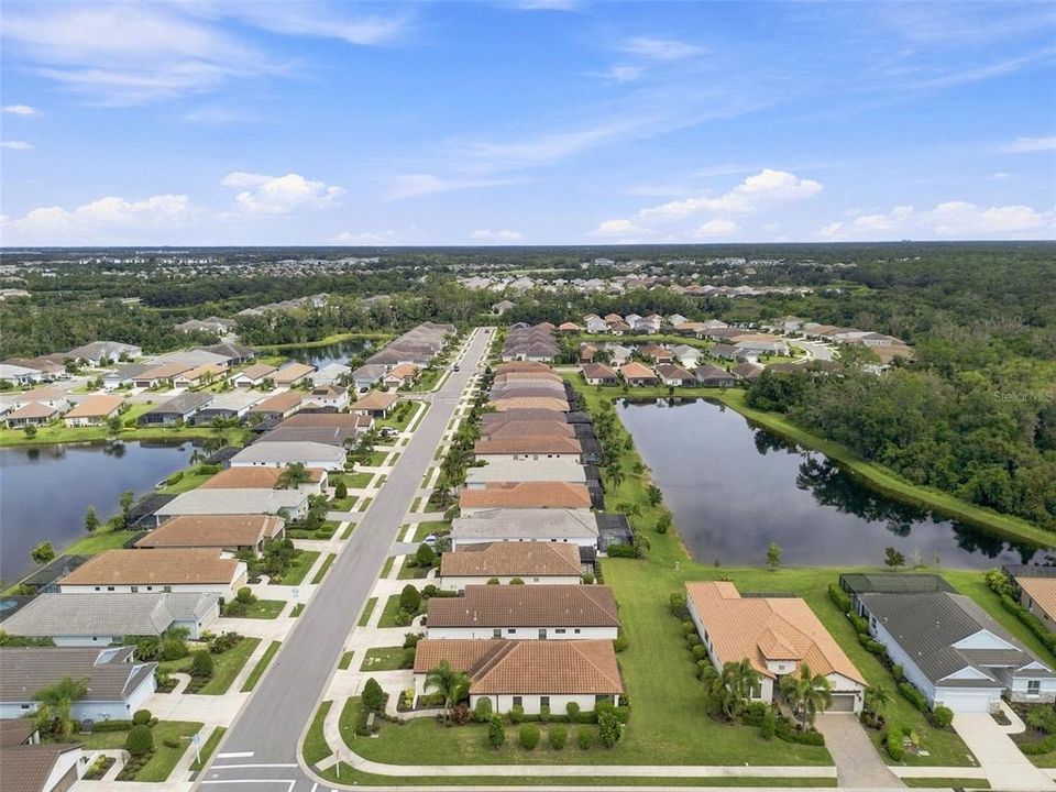For Sale: $450,000 (3 beds, 2 baths, 1528 Square Feet)