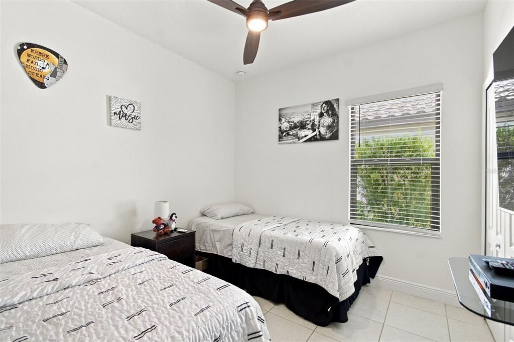 For Sale: $450,000 (3 beds, 2 baths, 1528 Square Feet)