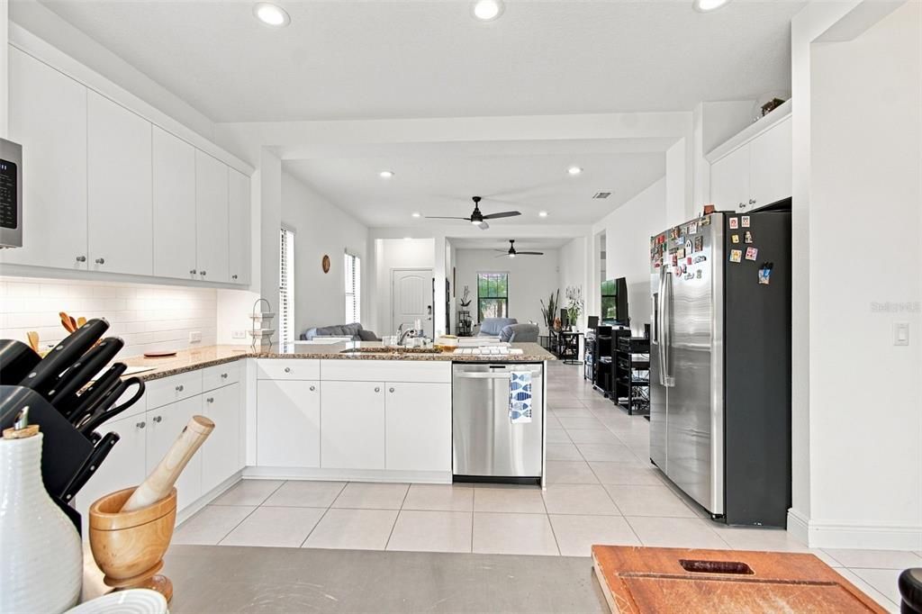For Sale: $450,000 (3 beds, 2 baths, 1528 Square Feet)