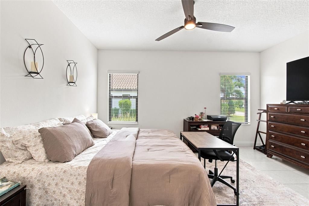 For Sale: $450,000 (3 beds, 2 baths, 1528 Square Feet)