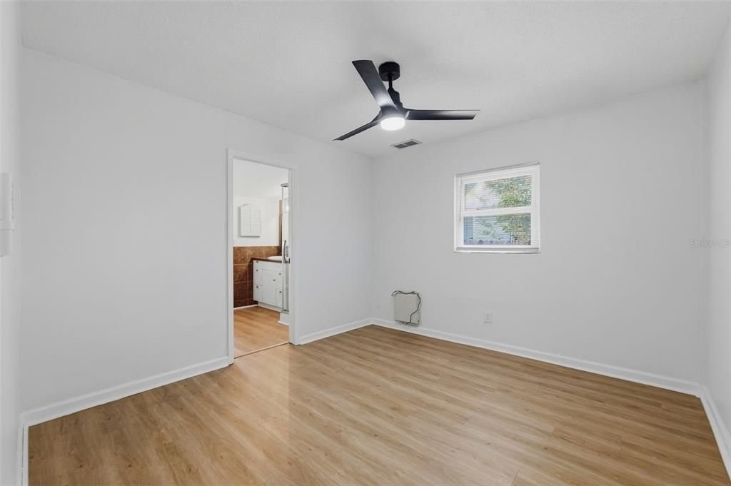 For Sale: $625,000 (7 beds, 3 baths, 1784 Square Feet)