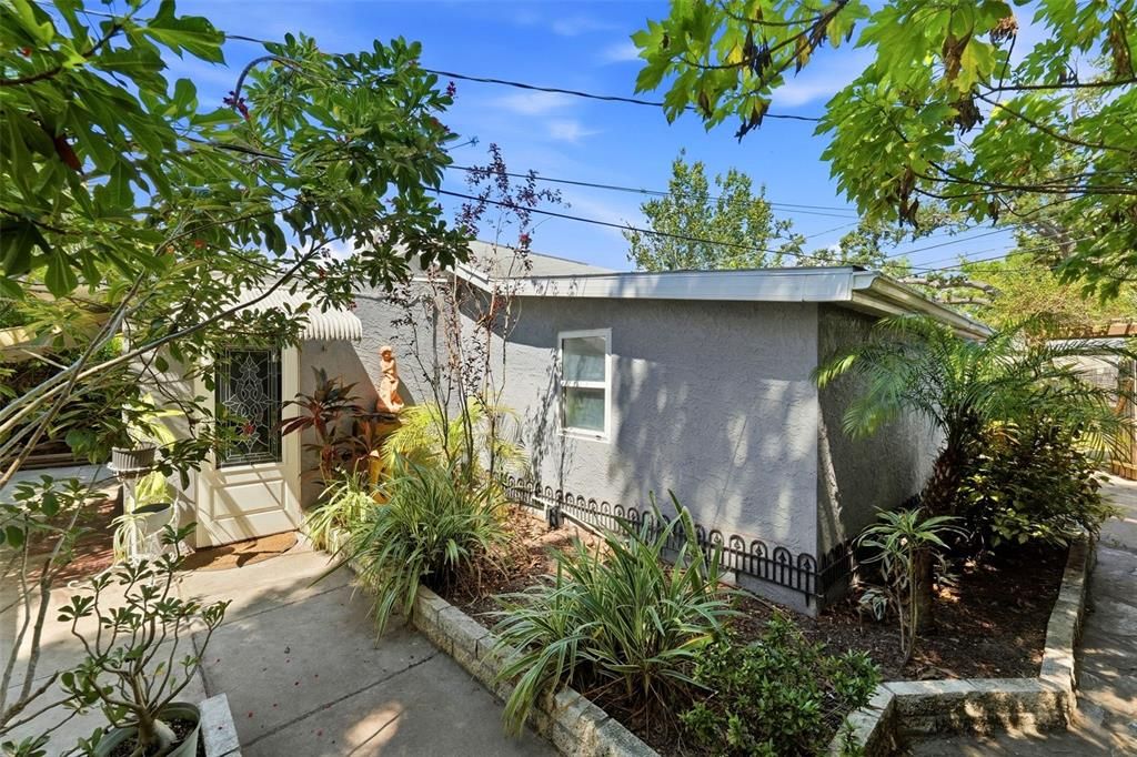 For Sale: $625,000 (7 beds, 3 baths, 1784 Square Feet)