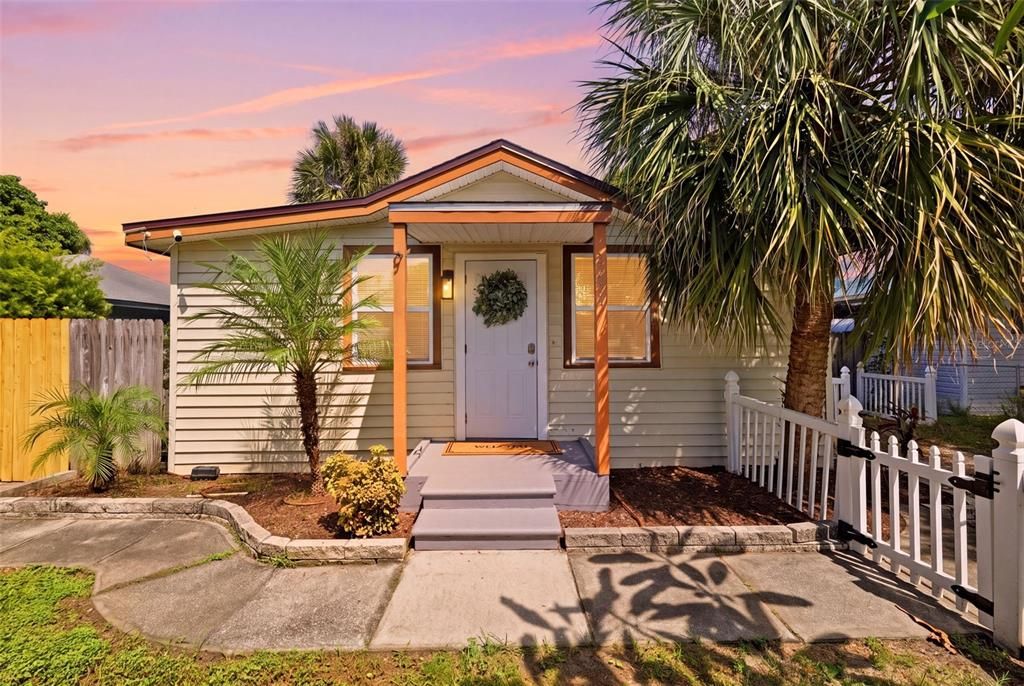 For Sale: $625,000 (7 beds, 3 baths, 1784 Square Feet)