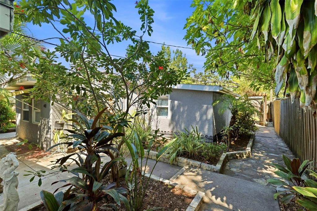 For Sale: $625,000 (7 beds, 3 baths, 1784 Square Feet)