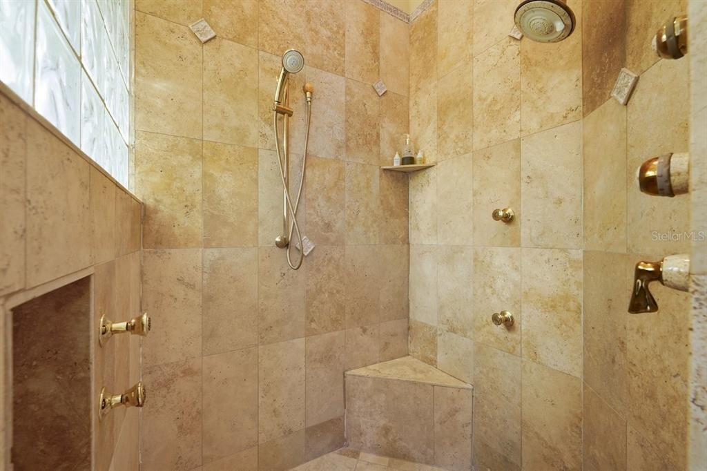 For Sale: $1,050,000 (3 beds, 4 baths, 3169 Square Feet)