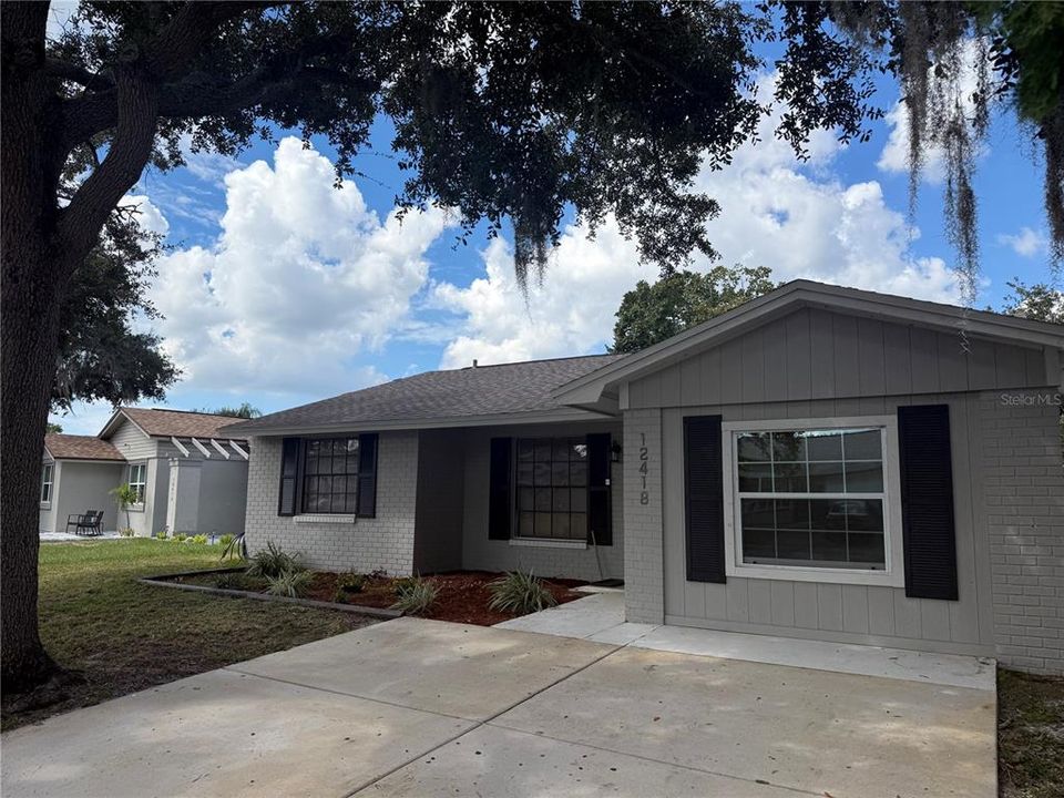 For Sale: $435,000 (3 beds, 2 baths, 1186 Square Feet)