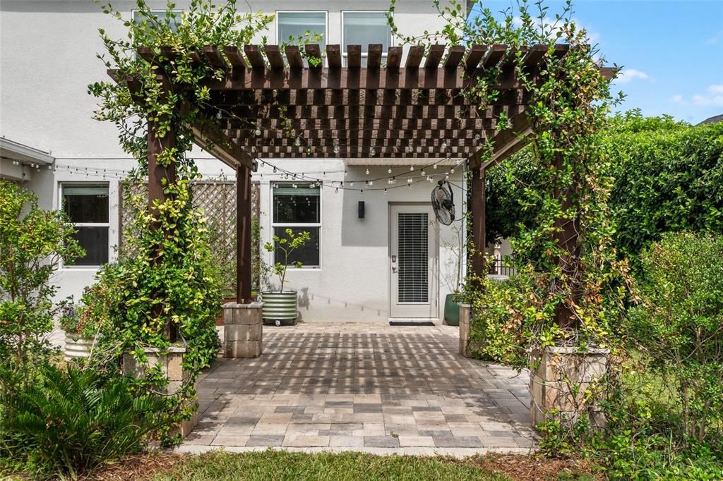 На продажу: $599,900 (4 спален, 2 ванн, 2980 Квадратных фут)