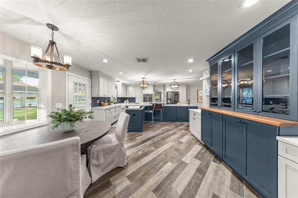 For Sale: $1,250,000 (6 beds, 4 baths, 3721 Square Feet)