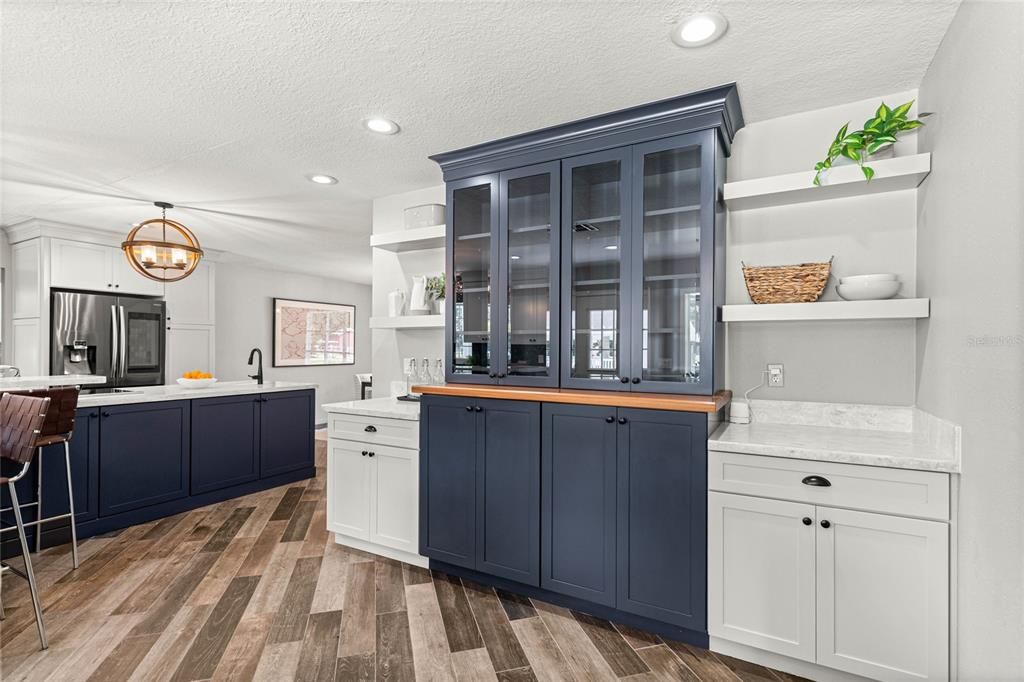 For Sale: $1,250,000 (6 beds, 4 baths, 3721 Square Feet)