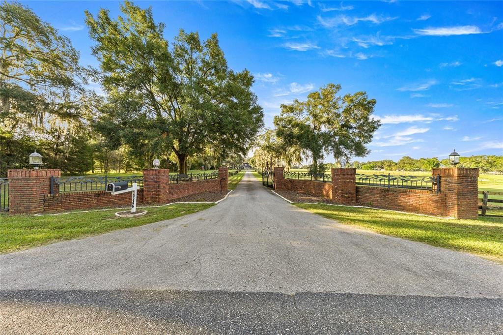 For Sale: $1,250,000 (6 beds, 4 baths, 3721 Square Feet)