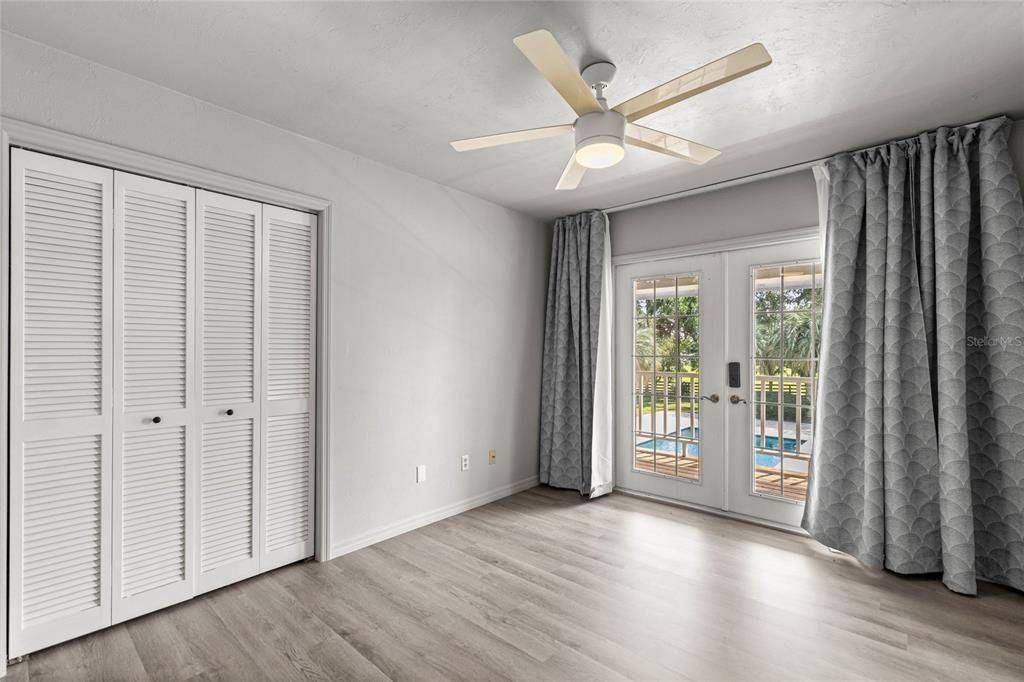 For Sale: $1,250,000 (6 beds, 4 baths, 3721 Square Feet)