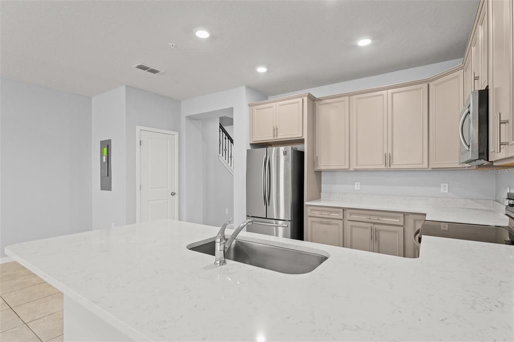 For Rent: $3,000 (4 beds, 3 baths, 1809 Square Feet)