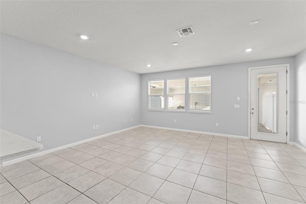 For Rent: $3,000 (4 beds, 3 baths, 1809 Square Feet)