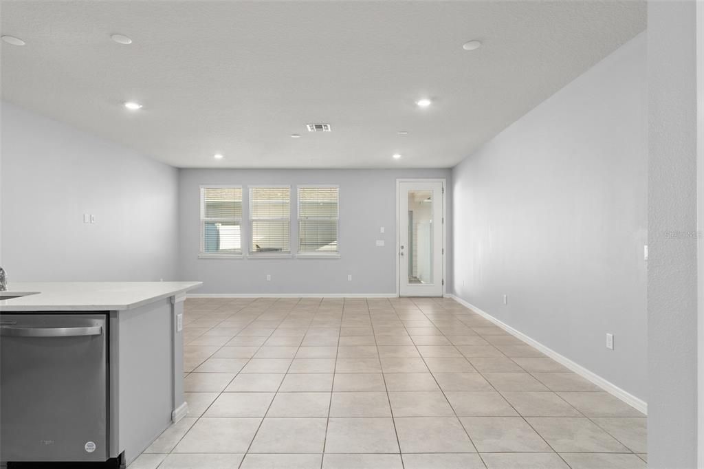 For Rent: $3,000 (4 beds, 3 baths, 1809 Square Feet)